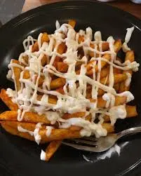 Cheesy peri-peri fries